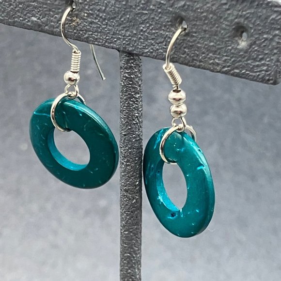 Dangle Pierced Earrings Teal Blue Shell Ring Circle Silver Hook Retro BoHo Beach - Picture 2 of 5